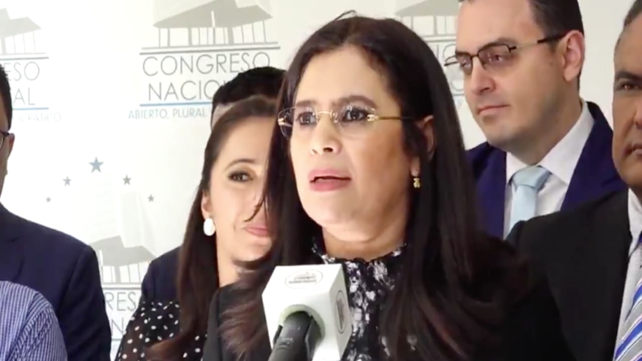 El Tenso Intercambio Entre Rixi Moncada Y Cossette López: Análisis Del Choque De Posturas El Tenso Intercambio Entre Rixi Moncada Y Cossette López: Análisis Del Choque De Posturas