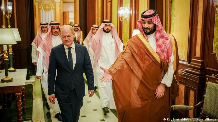 Emiratet E Bashkuara Arabe: Shkëmbim I Suksesshëm I 350 Të Burgosurve Midis Rusisë Dhe Ukrainës Emiratet E Bashkuara Arabe: Shkëmbim I Suksesshëm I 350 Të Burgosurve Midis Rusisë Dhe Ukrainës