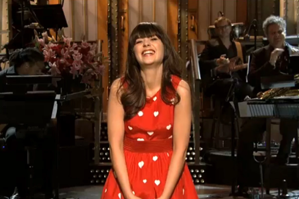 Emma Stone's Quirky SNL Dress: A Emma Stone's Quirky SNL Dress: A