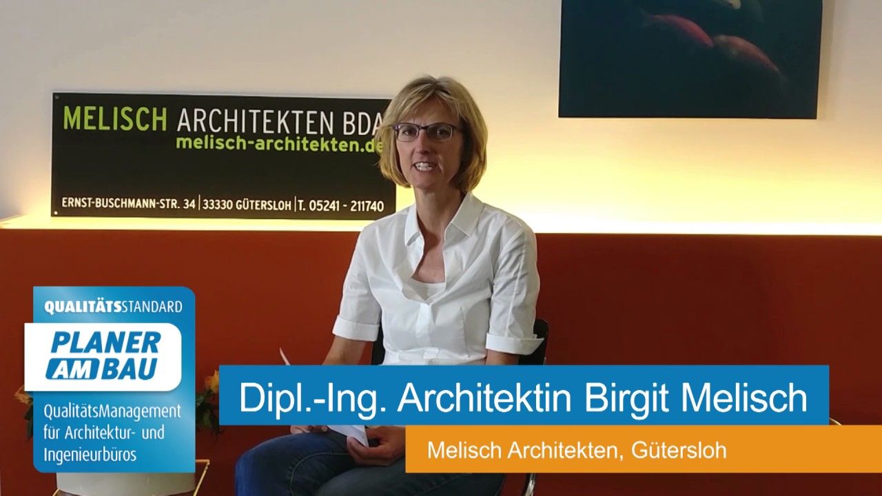 Endgültige Formgebung: Architektin Bestimmt Ausführung Am Bau Endgültige Formgebung: Architektin Bestimmt Ausführung Am Bau