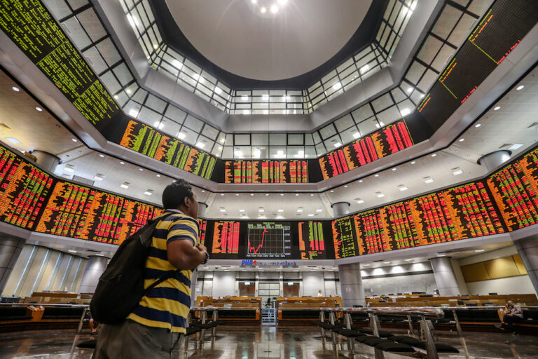 ETF Investors Dumped Leveraged Semiconductor Funds Before Surge: What Happened? ETF Investors Dumped Leveraged Semiconductor Funds Before Surge: What Happened?