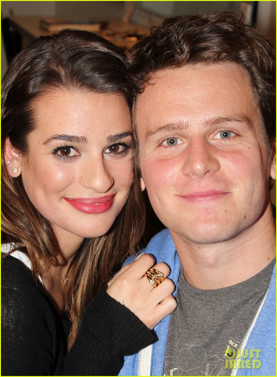 Étoile: A Spring Awakening Reunion For Gideon Glick And Jonathan Groff Étoile: A Spring Awakening Reunion For Gideon Glick And Jonathan Groff