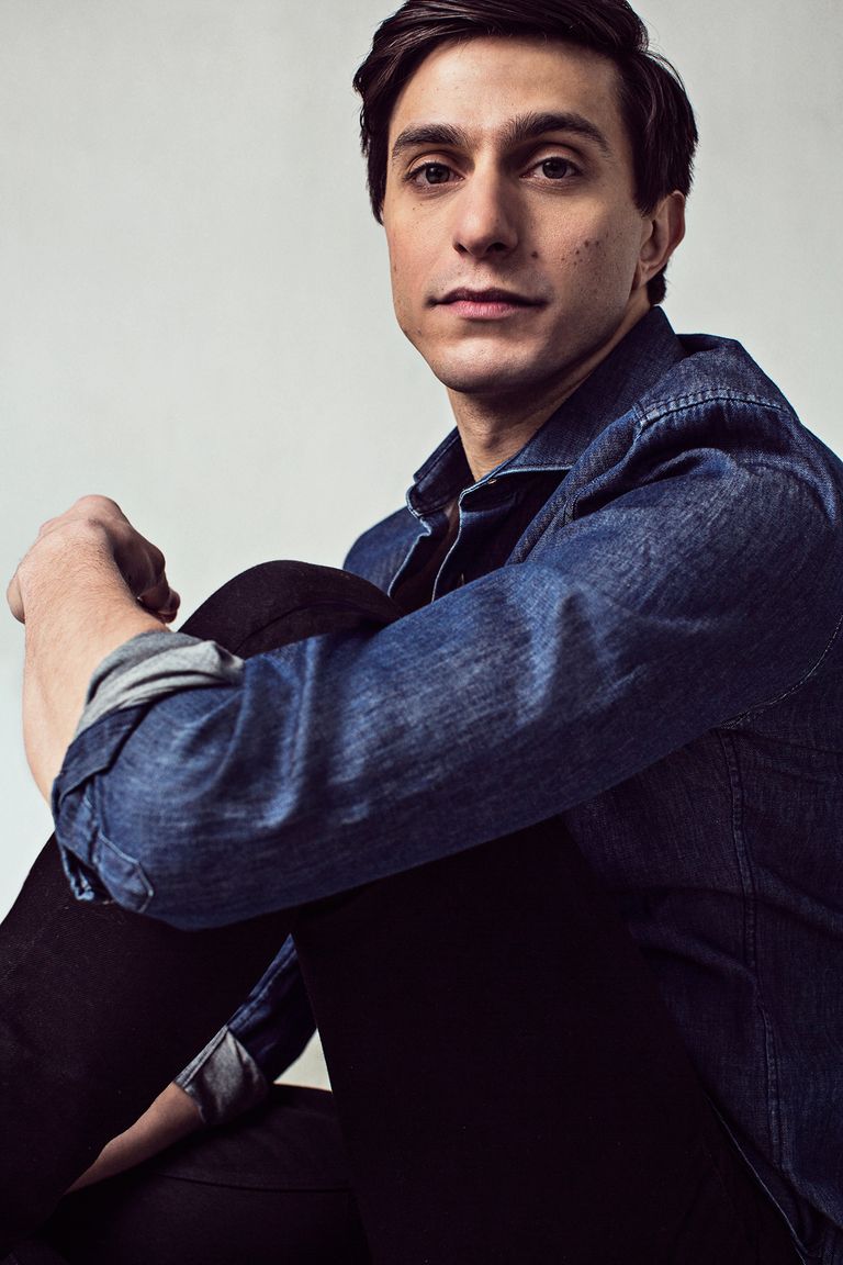 Étoile: Gideon Glick's Show-Stopping Role On Amazon Prime