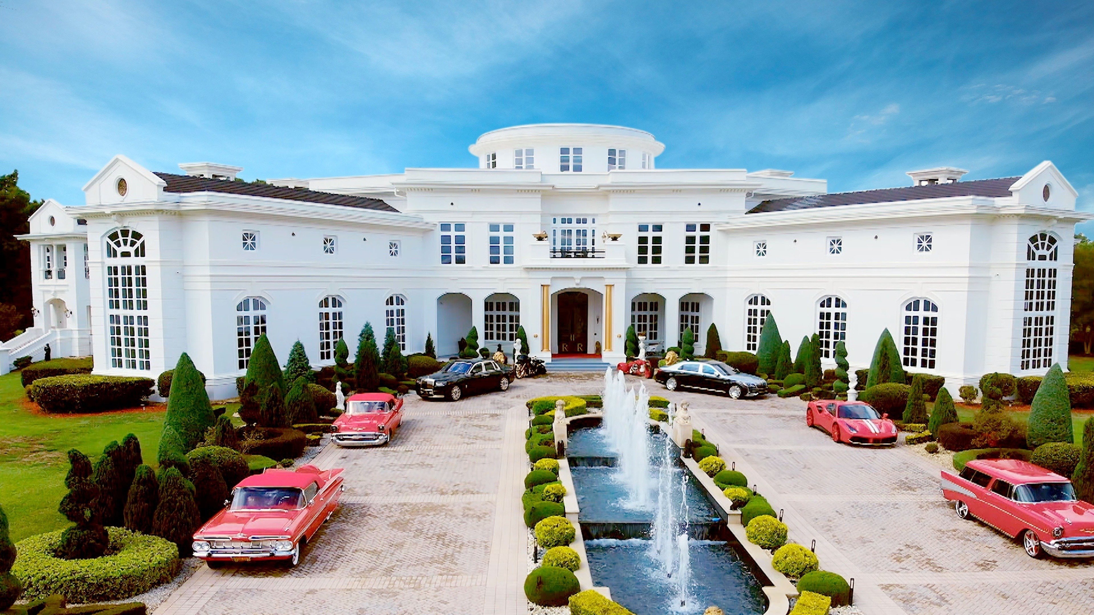 Exploring The Luxurious Homes Featured On MTV Cribs Exploring The Luxurious Homes Featured On MTV Cribs