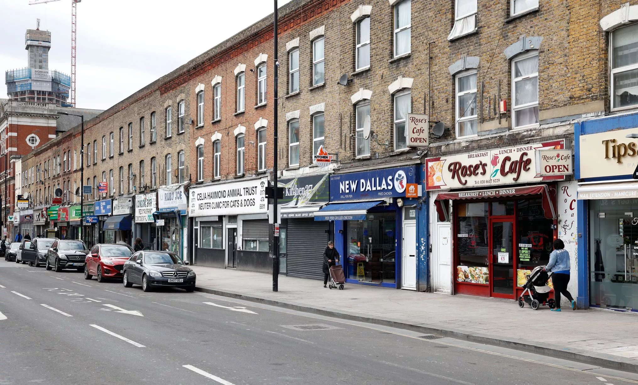 Extensive Fire Response: Over 100 Firefighters Battle East London High Street Blaze Extensive Fire Response: Over 100 Firefighters Battle East London High Street Blaze