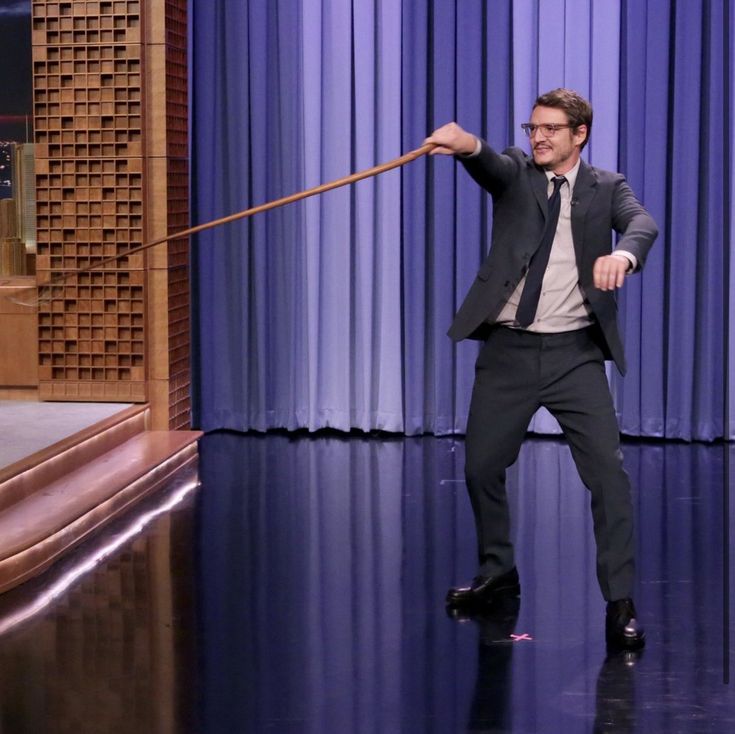 Fans React To Pedro Pascal's Apparent Facial Changes Fans React To Pedro Pascal's Apparent Facial Changes