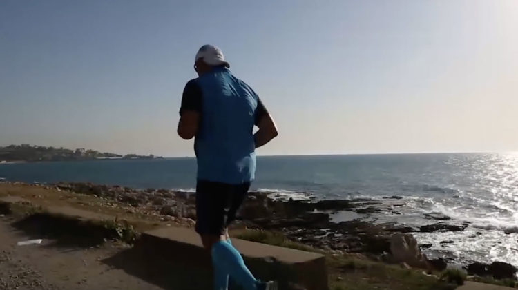 Fastest Australian Crossing On Foot: A New Record Fastest Australian Crossing On Foot: A New Record
