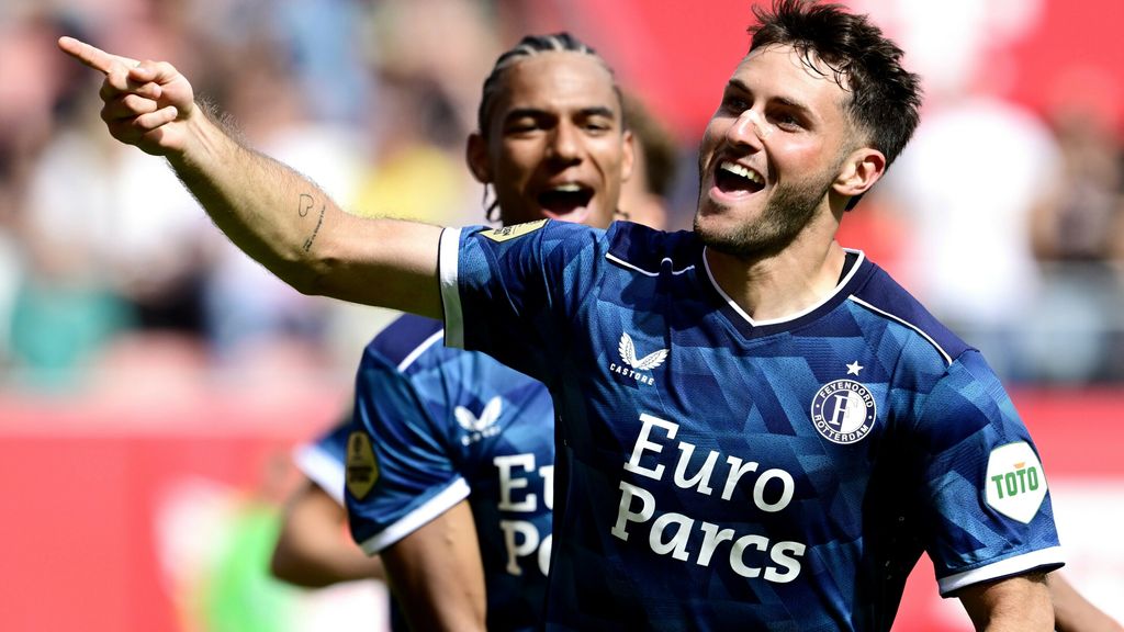 Feyenoord And PSV Battle For Second As Ajax Marches Toward Eredivisie Title Feyenoord And PSV Battle For Second As Ajax Marches Toward Eredivisie Title