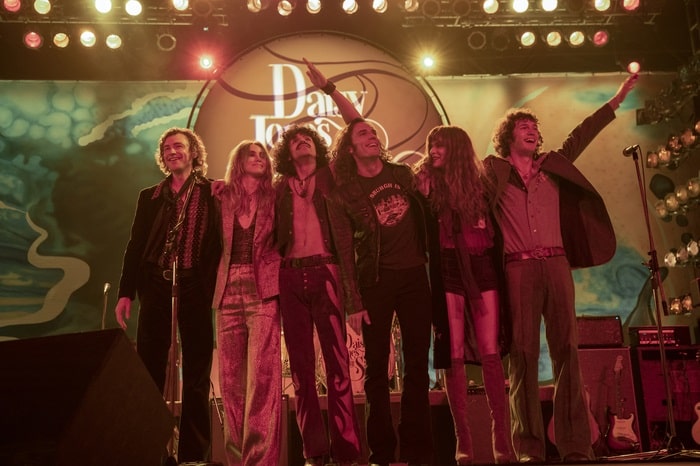 Fleetwood Mac: Chart-topping Hits And Lasting Legacy Fleetwood Mac: Chart-topping Hits And Lasting Legacy