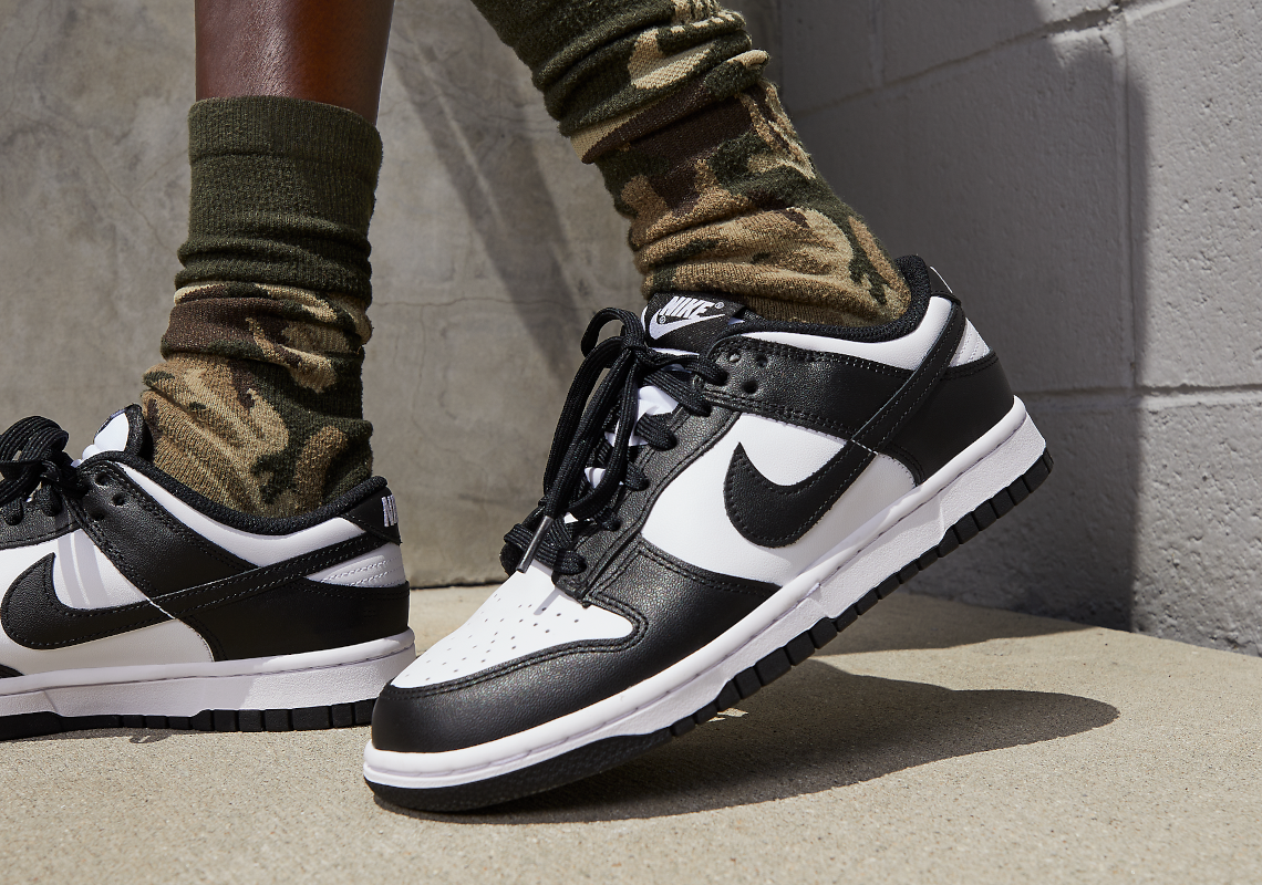 Foot Locker: 40% Off Select Nike Air, Dunks & Jordans Foot Locker: 40% Off Select Nike Air, Dunks & Jordans