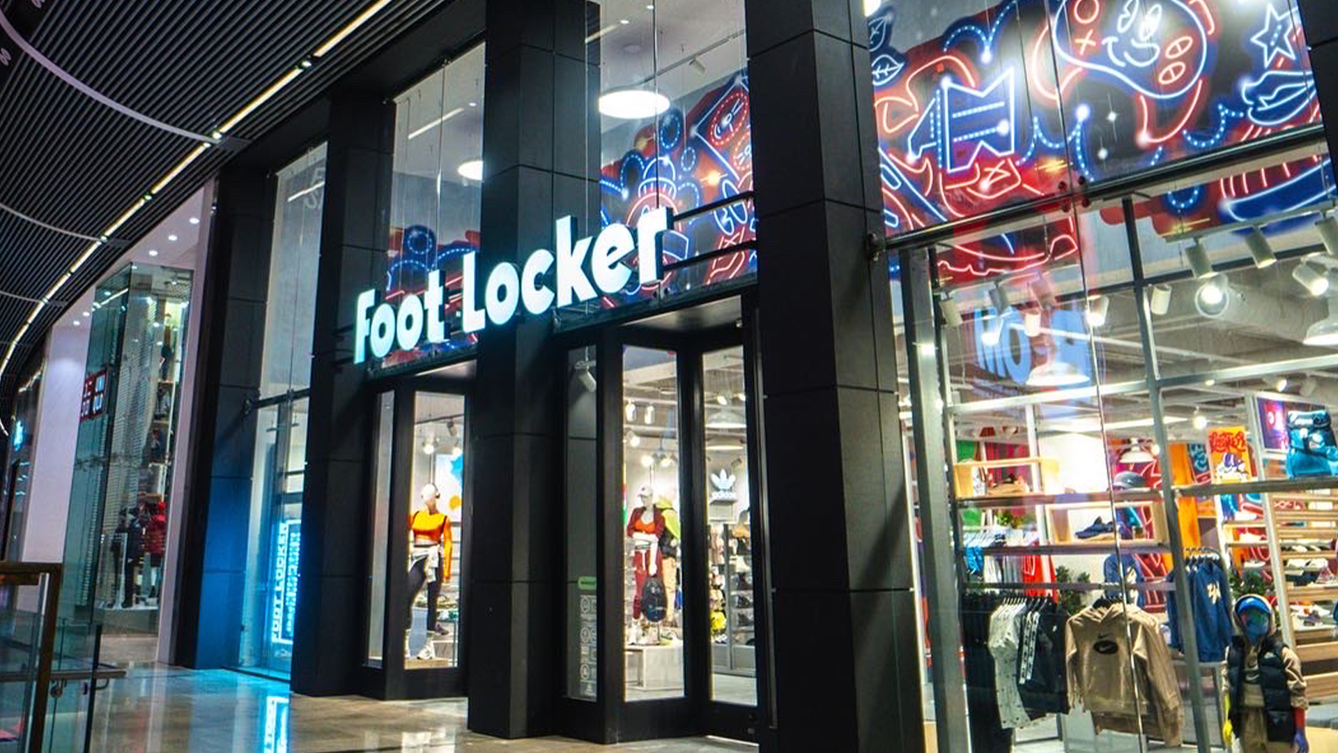 Foot Locker (FL) Stock: Jim Cramer's Perspective And Investment Advice.