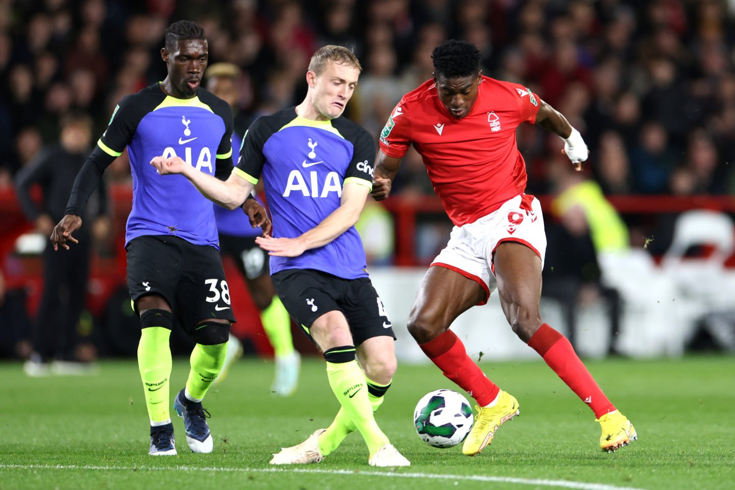 Footballer Taiwo Awoniyi Sponsors Iftar For Nottingham's Muslim Community This Ramadan Footballer Taiwo Awoniyi Sponsors Iftar For Nottingham's Muslim Community This Ramadan