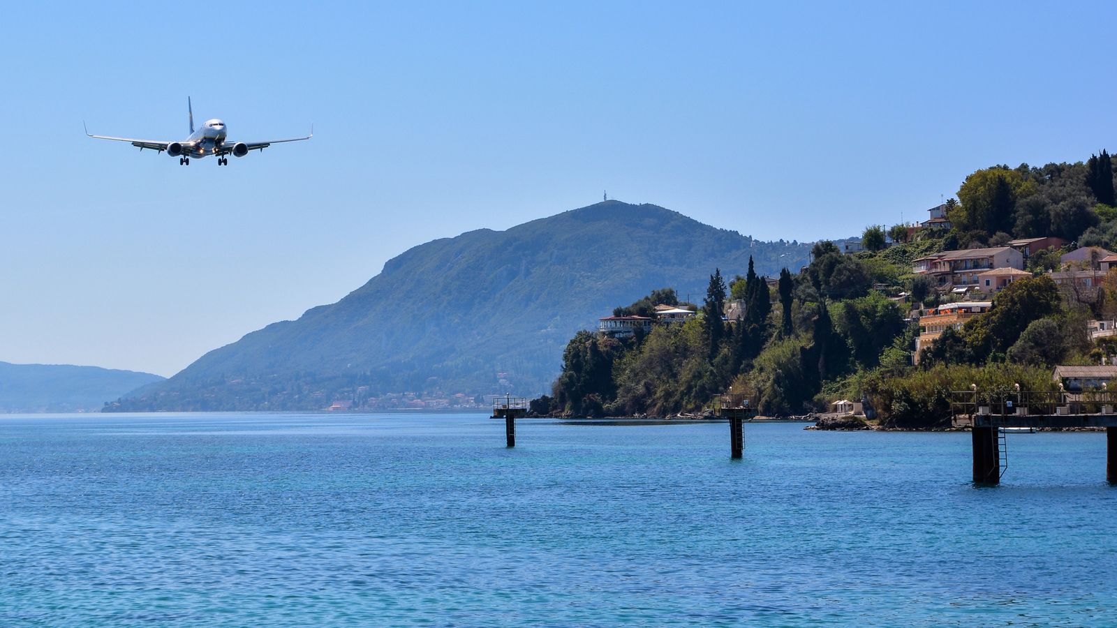 Foreign Office Issues Urgent Greece Travel Alert For Brits