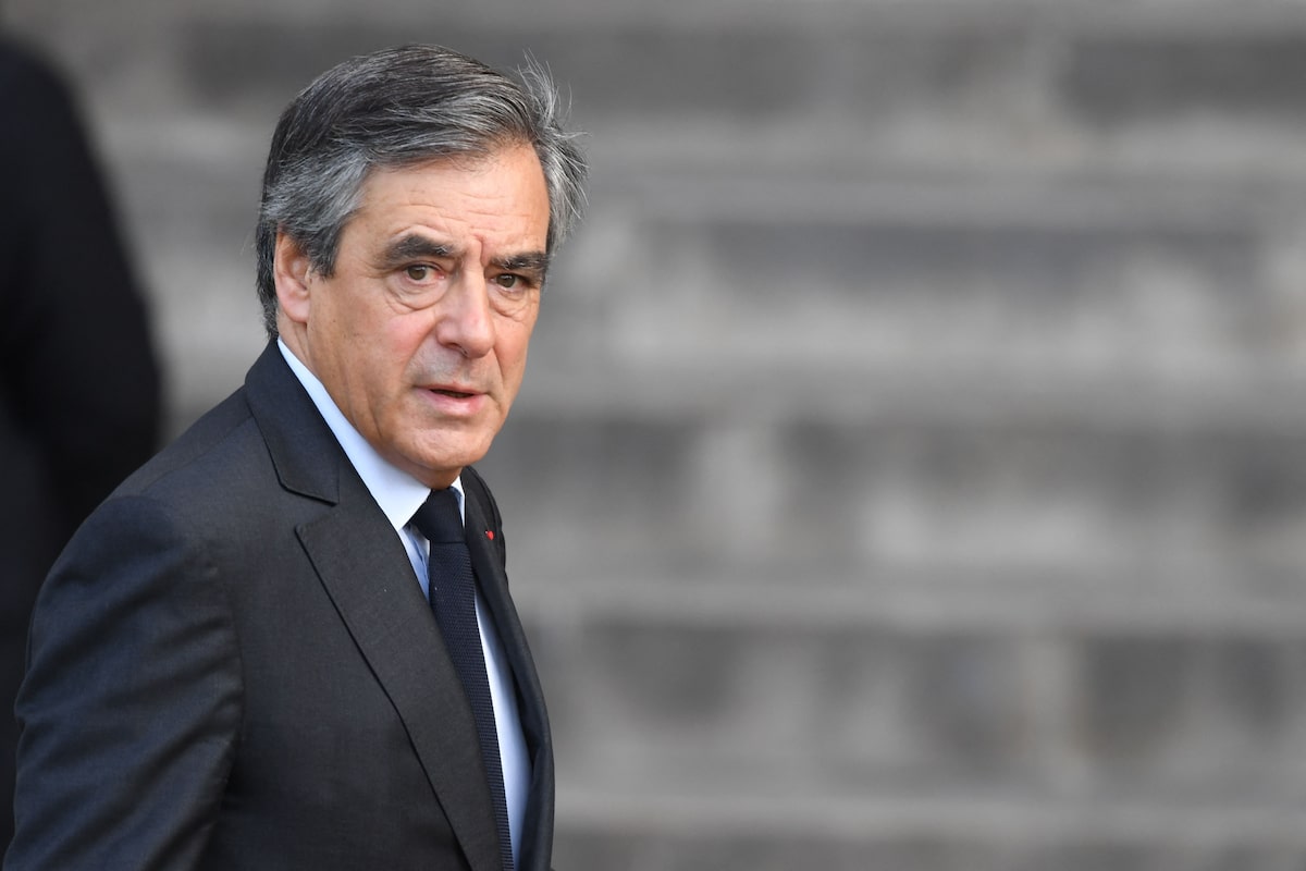 Former French PM: Discrepancies With Macron's Decisions Former French PM: Discrepancies With Macron's Decisions