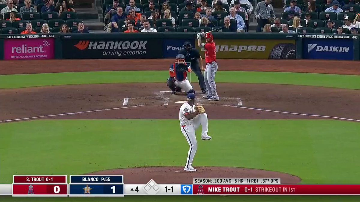 Former NFL QB Steals Fly Ball From Max Muncy In Japan Former NFL QB Steals Fly Ball From Max Muncy In Japan