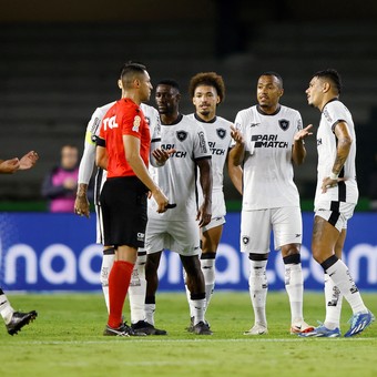 Futbolista Argentino Suspendido Un Mes En El Brasileirao: Detalles Del Incidente Futbolista Argentino Suspendido Un Mes En El Brasileirao: Detalles Del Incidente