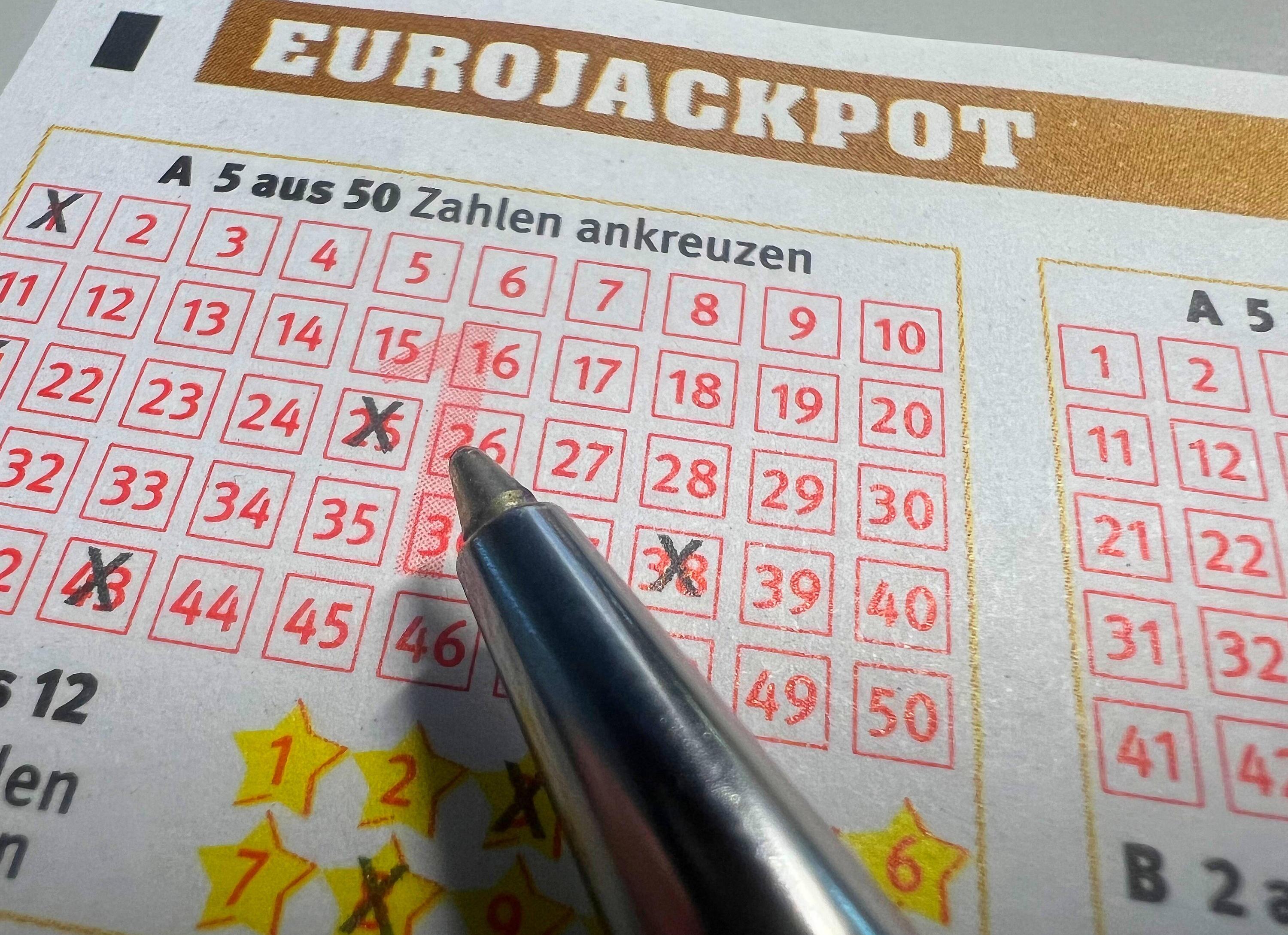 Gewinnzahlen Lotto 6aus49 Vom 12. April 2025: Hier Die Ergebnisse Gewinnzahlen Lotto 6aus49 Vom 12. April 2025: Hier Die Ergebnisse