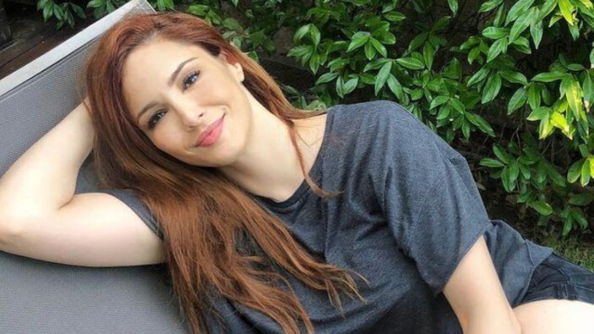 Gülşen Bubikoğlu'nun Son Hali: Yeşilçam Güzeli Hayranlarını Şaşırttı! Mine Tugay'dan Tepki Geldi Gülşen Bubikoğlu'nun Son Hali: Yeşilçam Güzeli Hayranlarını Şaşırttı! Mine Tugay'dan Tepki Geldi