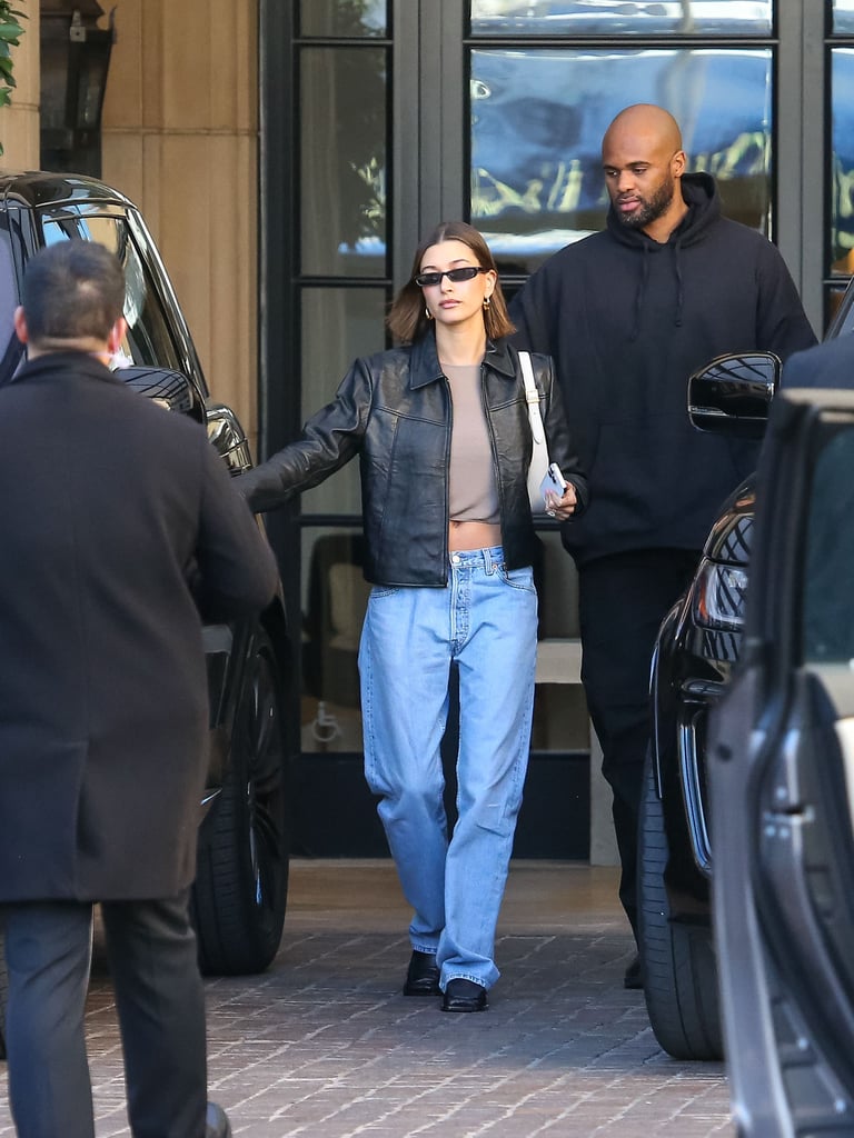 Hailey Bieber: Vintage Gucci Haljina I Iznenađujuća Obuća