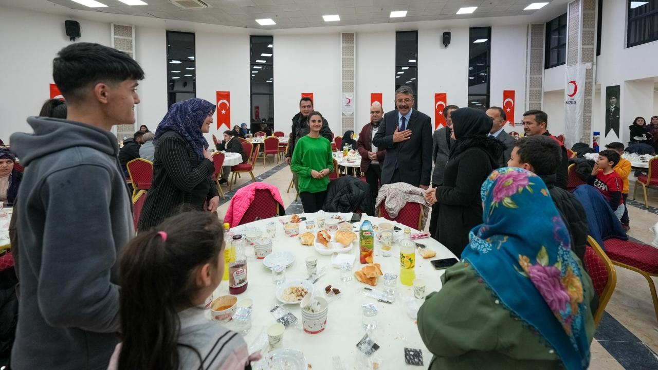 Hakkaride Düzenlenen Hakim Ve Savcılar İftar Programı Hakkaride Düzenlenen Hakim Ve Savcılar İftar Programı