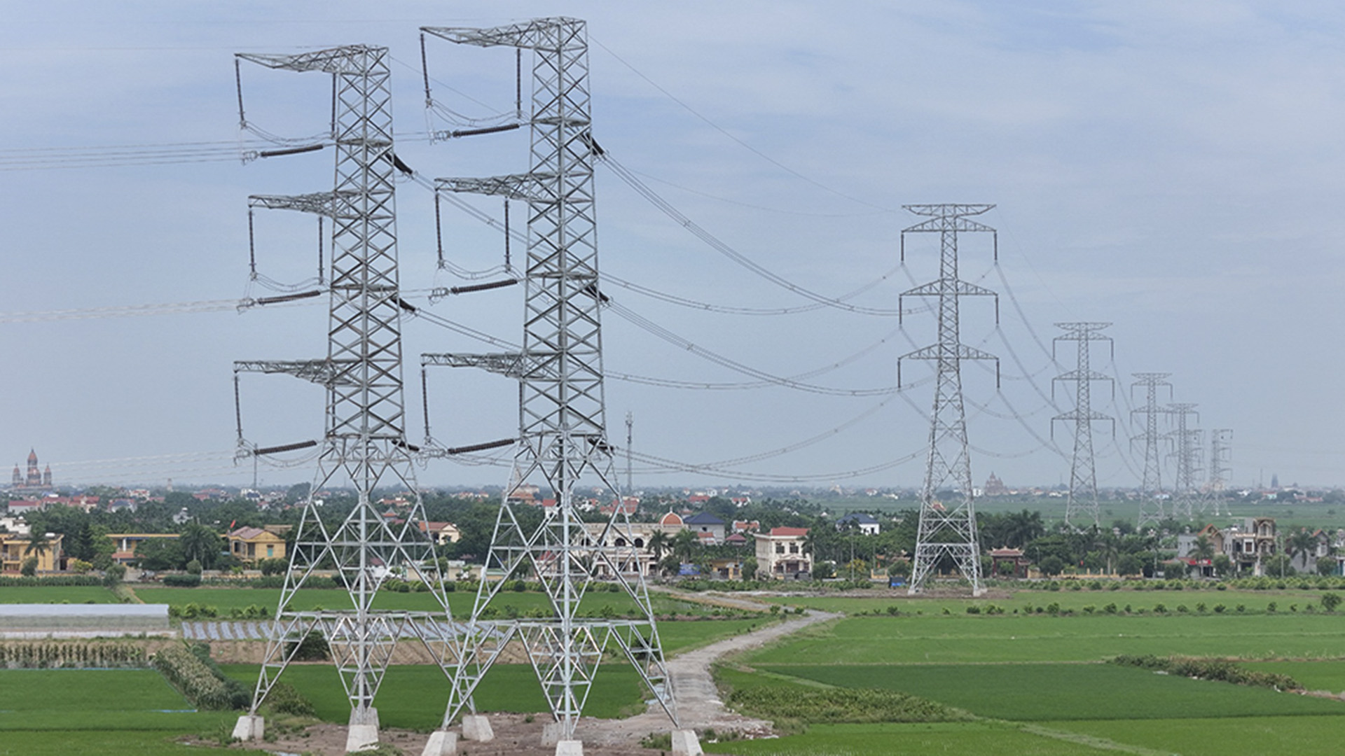 Hành Trình Xây Dựng Mạch 500kV Số 3: Công Nhân Điện Lực Miền Nam