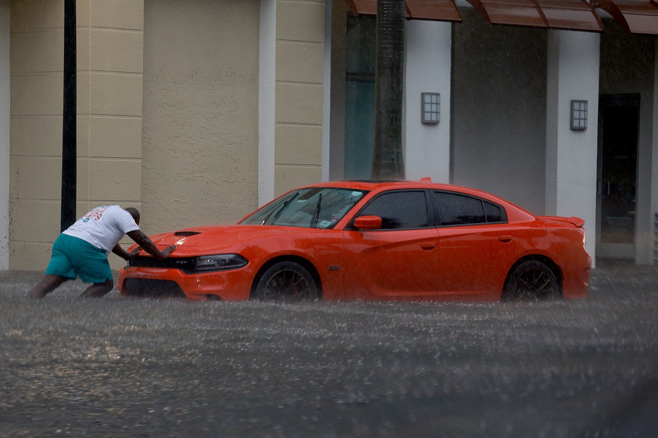 Heavy Showers Spark Flash Flood Warning Across South Florida Heavy Showers Spark Flash Flood Warning Across South Florida
