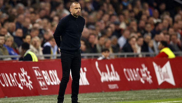 Heitinga Sterkst In Race Voor Ajax Trainerspost Heitinga Sterkst In Race Voor Ajax Trainerspost