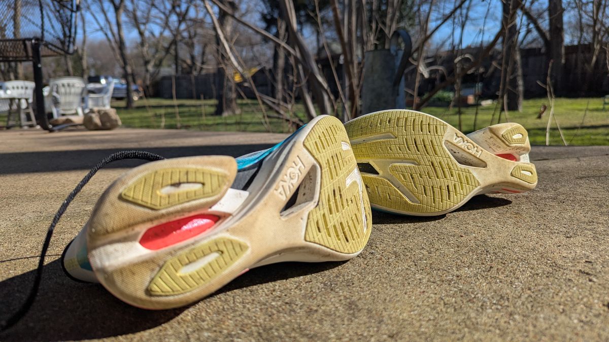 HOKA Cielo X1 2.0 Review: Lightweight Rocker For Speedier Runs HOKA Cielo X1 2.0 Review: Lightweight Rocker For Speedier Runs