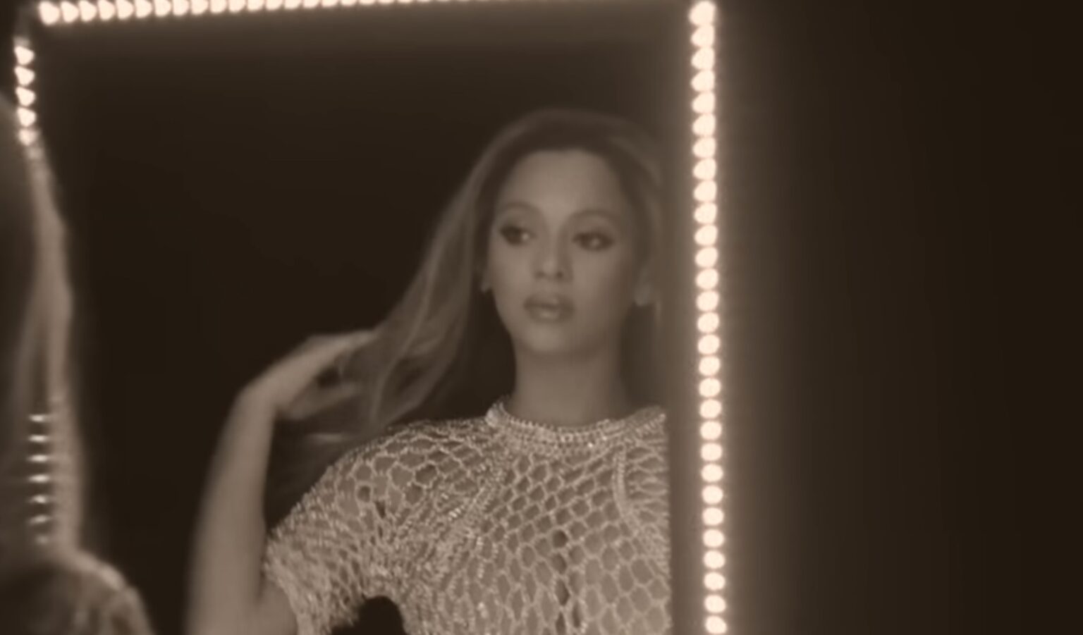 Hollywood Producer's Five Script Rewrites To Secure Beyoncé Hollywood Producer's Five Script Rewrites To Secure Beyoncé
