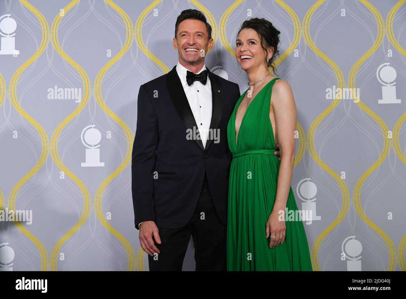 Hugh Jackman And His Much Younger Girlfriend: The Sutton Foster Story Hugh Jackman And His Much Younger Girlfriend: The Sutton Foster Story