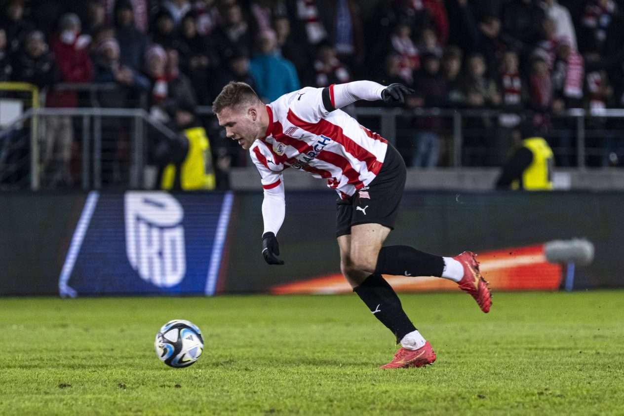 Huuhkajat Saavat Vahvistusta: Benjamin Källmanin Vaikutus Huuhkajat Saavat Vahvistusta: Benjamin Källmanin Vaikutus