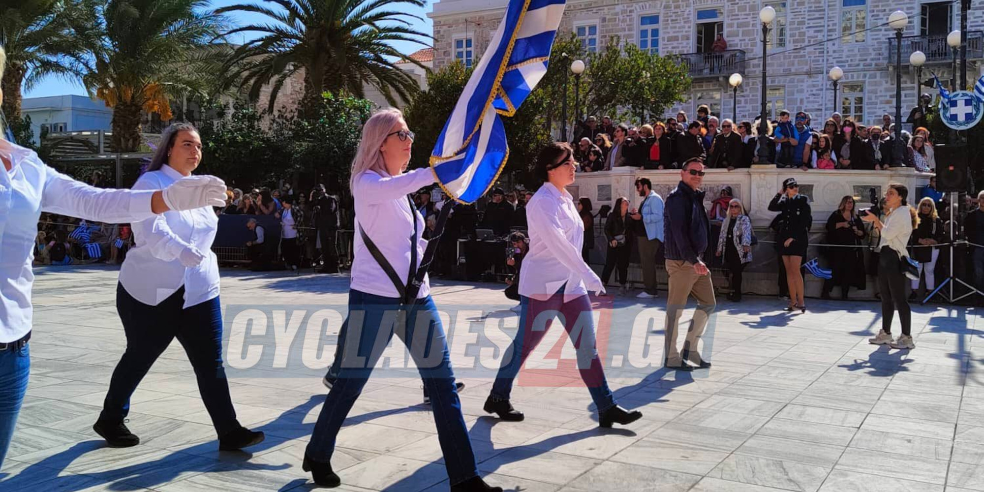 Η Τελετή Υποδοχής Του Τραμπ Στη Σαουδική Αραβία: Στρατιωτική Παρέλαση Και Παραδοσιακές Εκδηλώσεις Η Τελετή Υποδοχής Του Τραμπ Στη Σαουδική Αραβία: Στρατιωτική Παρέλαση Και Παραδοσιακές Εκδηλώσεις