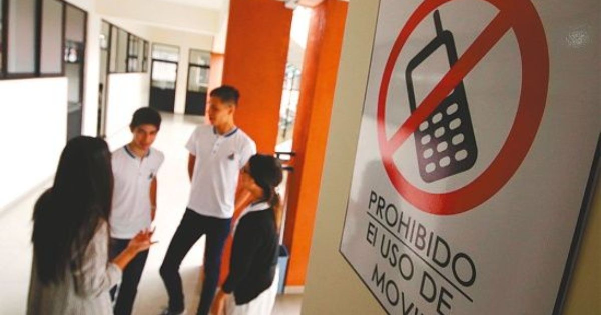 Impugnación De Correísmo: Prohibición De Celulares En La Segunda Vuelta Impugnación De Correísmo: Prohibición De Celulares En La Segunda Vuelta