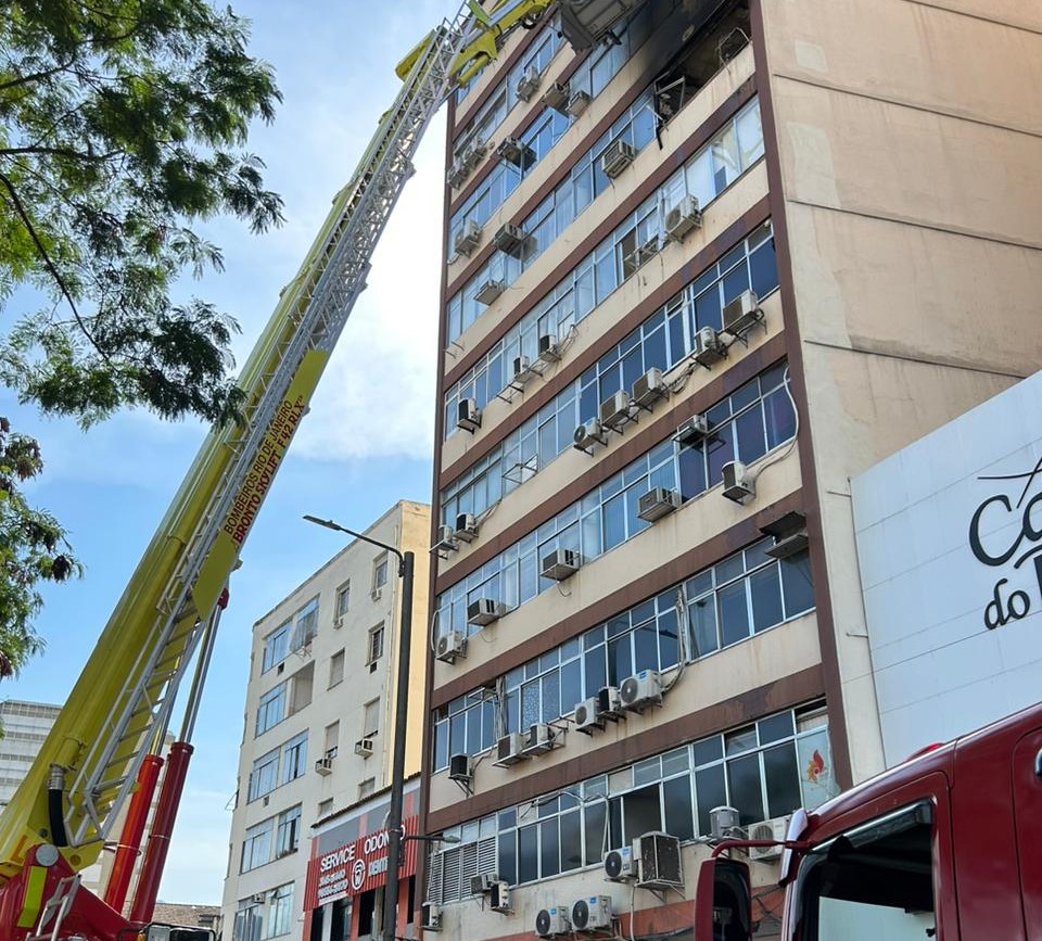 Incêndio Atinge Escola Na Tijuca: Recordações E Amizades Perdidas