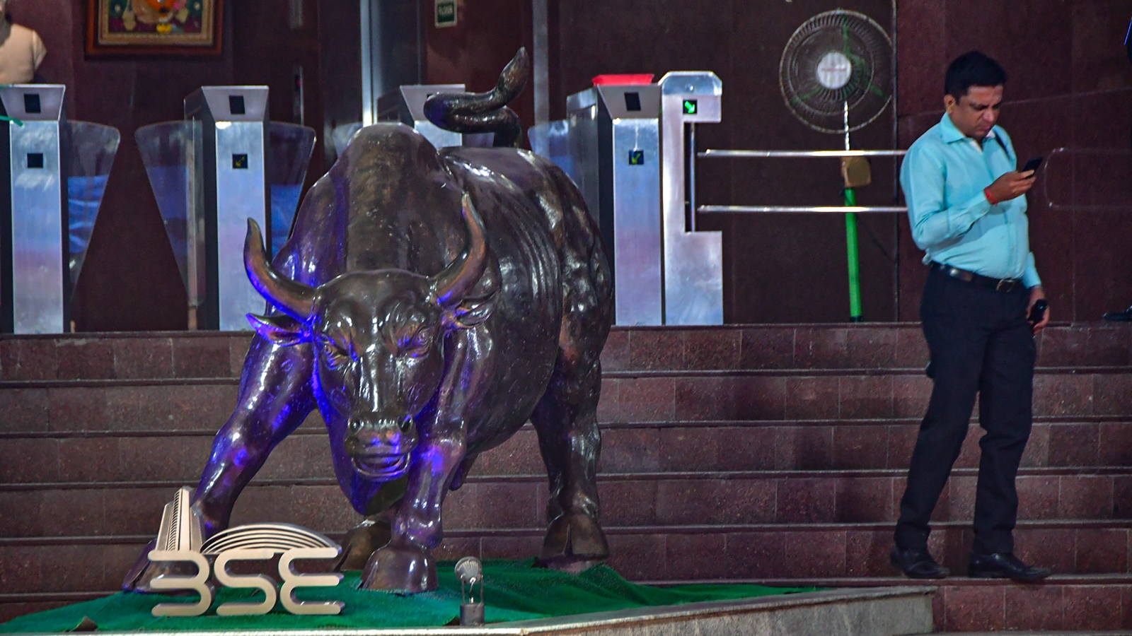Indian Stock Market Update: Sensex Gains, Nifty Records High Indian Stock Market Update: Sensex Gains, Nifty Records High