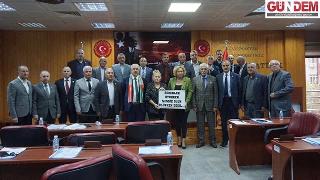 İsrail Meclisi'nde Esir Yakınları Ve Güvenlik Görevlileri Arasında Çıkan Arbede İsrail Meclisi'nde Esir Yakınları Ve Güvenlik Görevlileri Arasında Çıkan Arbede
