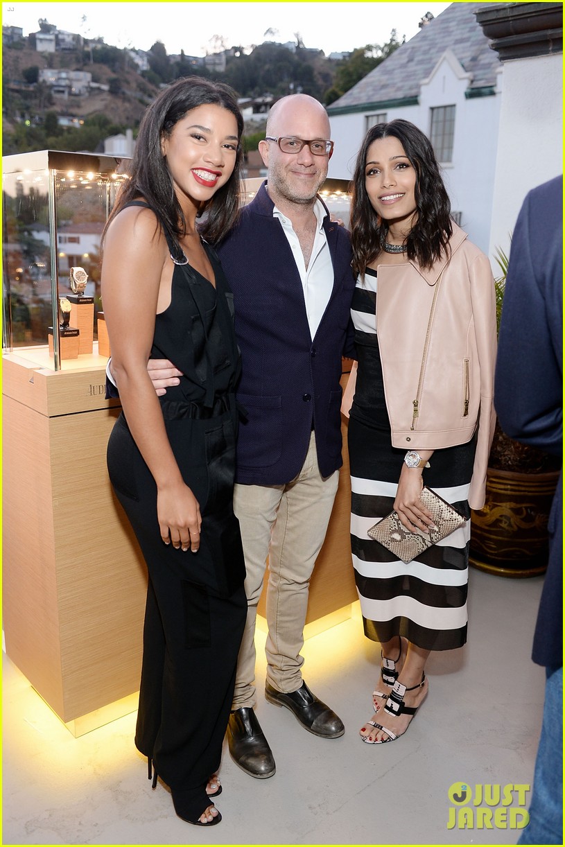 Issa Rae, Rashida Jones, & Tracee Ellis Ross Discuss Black Mirror: An Essence Interview Issa Rae, Rashida Jones, & Tracee Ellis Ross Discuss Black Mirror: An Essence Interview