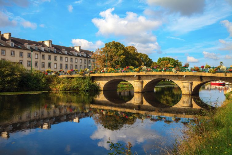 Itinéraires Cyclistes En Loire-Atlantique : Nantes, Le Vignoble Et L'Estuaire Itinéraires Cyclistes En Loire-Atlantique : Nantes, Le Vignoble Et L'Estuaire