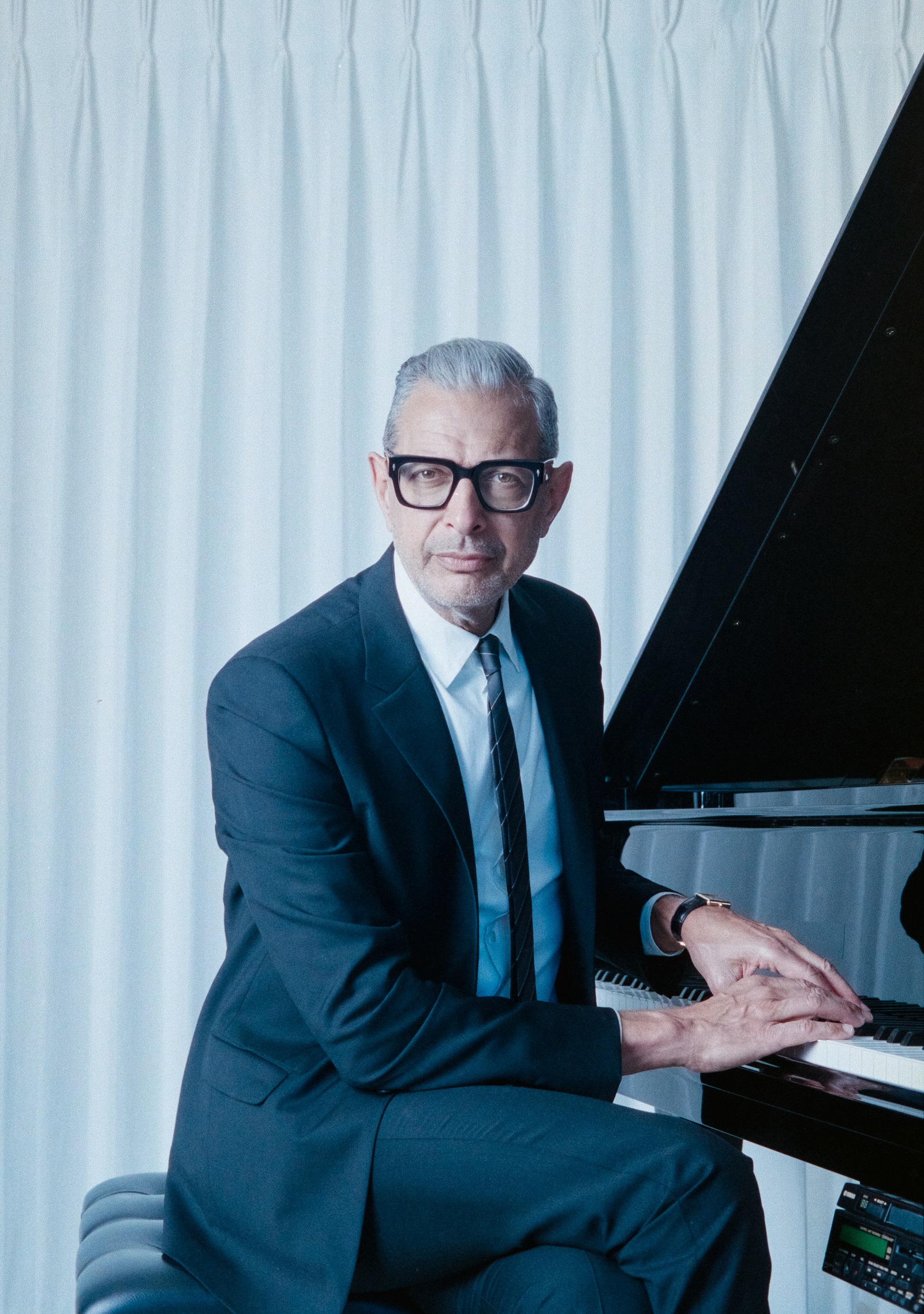 Jeff Goldblum Enlists Star-Studded Lineup For New Jazz Album Jeff Goldblum Enlists Star-Studded Lineup For New Jazz Album