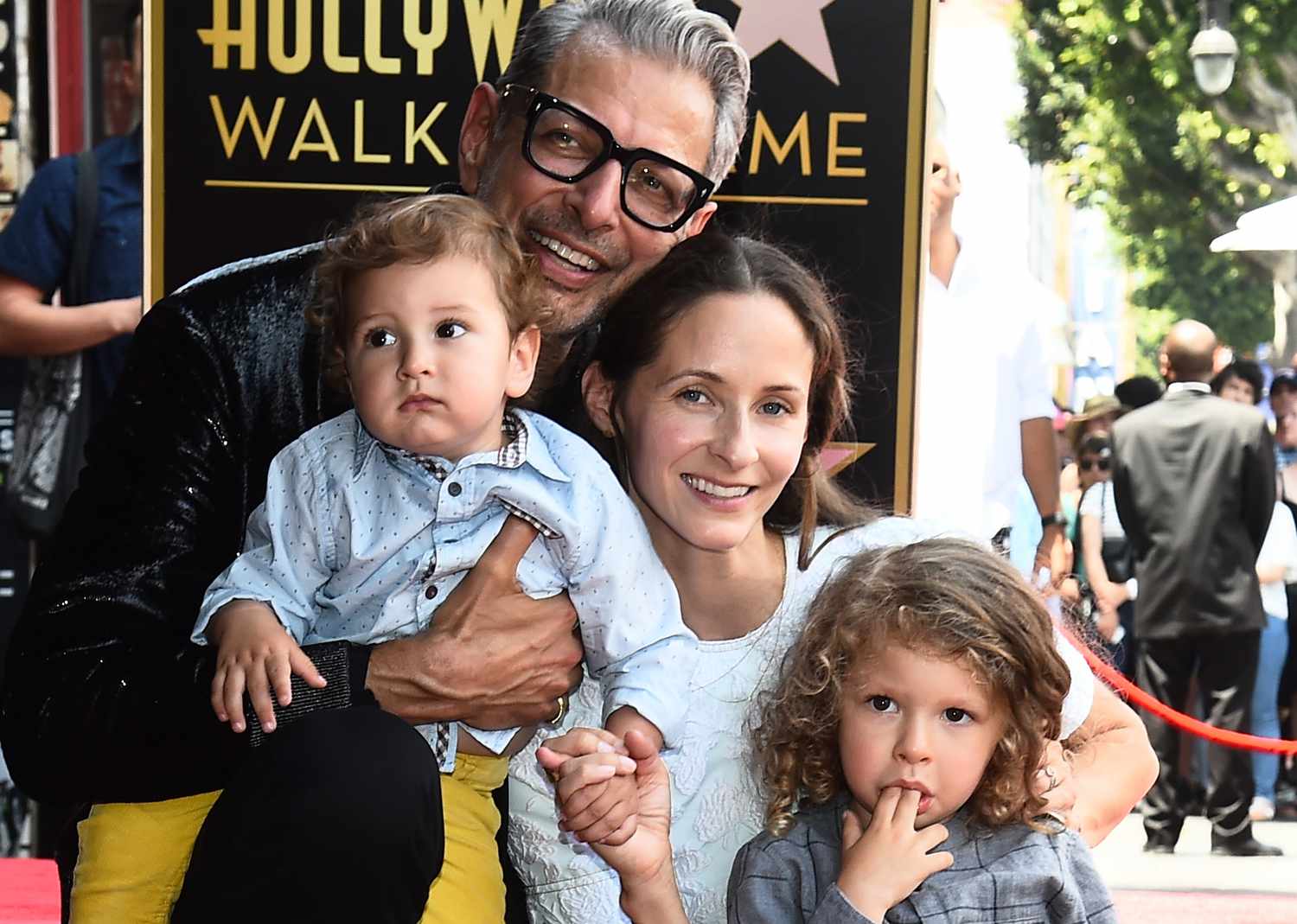 Jeff Goldblum's Oscar Photo Check Goes Viral: The Internet Reacts Jeff Goldblum's Oscar Photo Check Goes Viral: The Internet Reacts