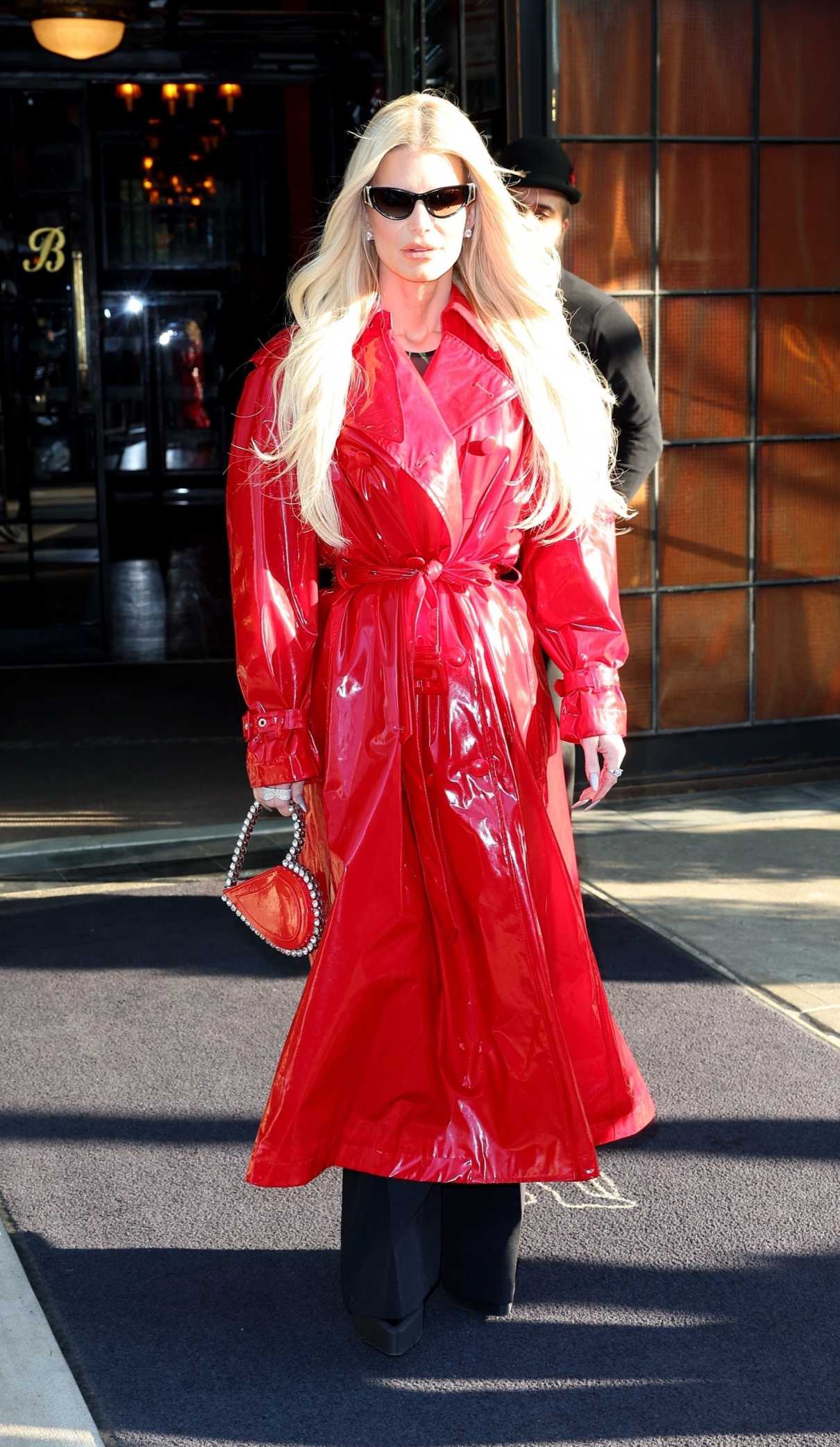 Jessica Simpson Spotted In Cheetah Print And Blue Fur Coat At The Airport Jessica Simpson Spotted In Cheetah Print And Blue Fur Coat At The Airport