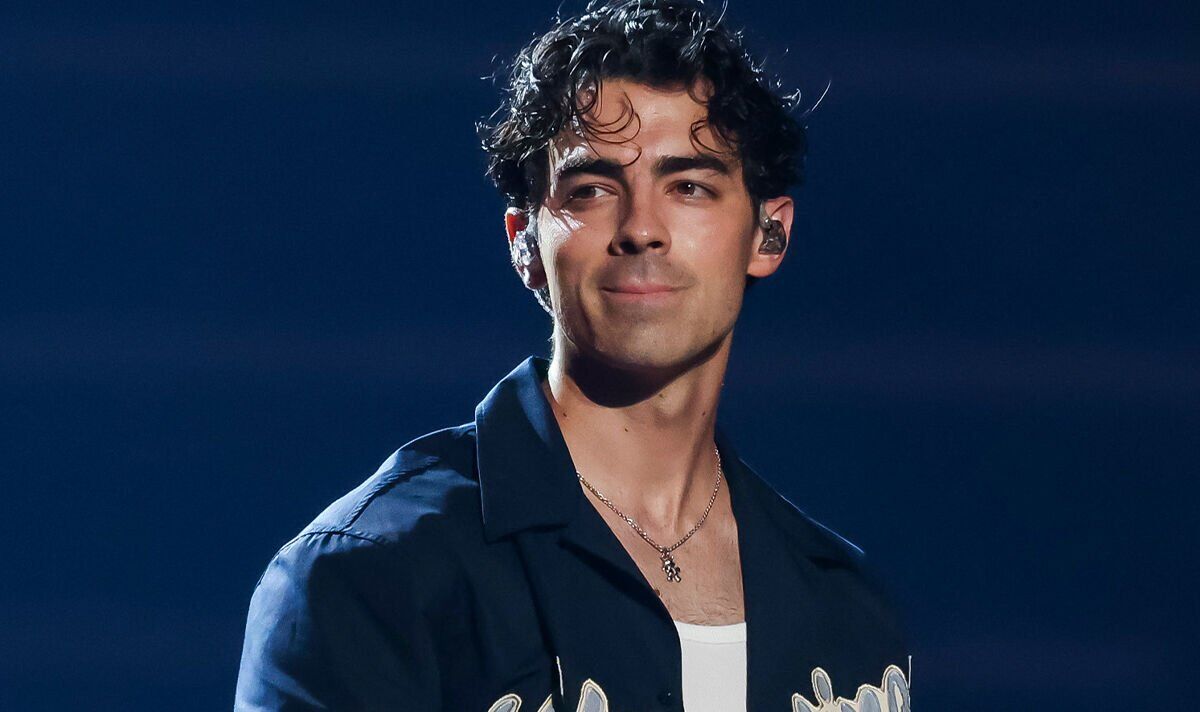 Joe Jonas Responds To Couple's Argument About Him Joe Jonas Responds To Couple's Argument About Him