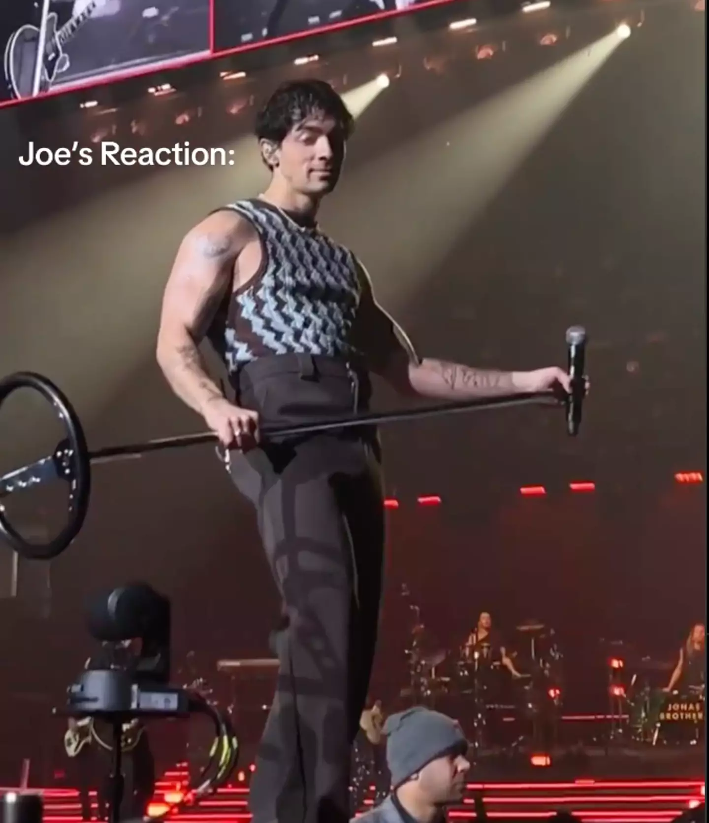 Joe Jonas's Hilarious Response To Couple's Fight Over Him Joe Jonas's Hilarious Response To Couple's Fight Over Him