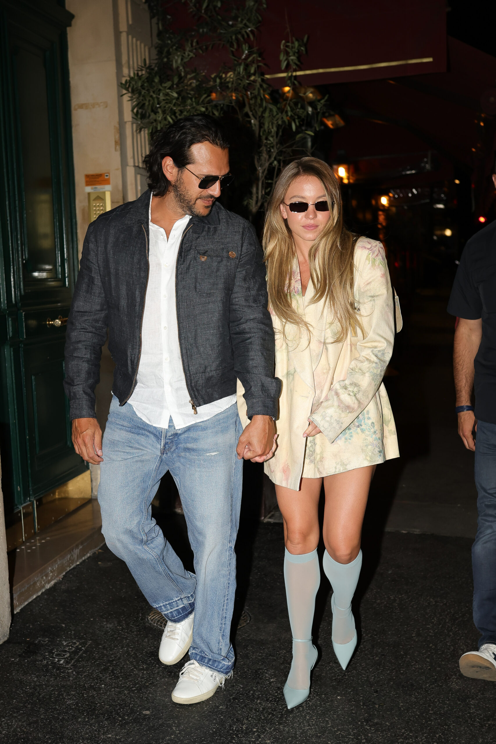 Jonathan Davino And Sydney Sweeney: Breakup Speculation And Recent Sighting Jonathan Davino And Sydney Sweeney: Breakup Speculation And Recent Sighting