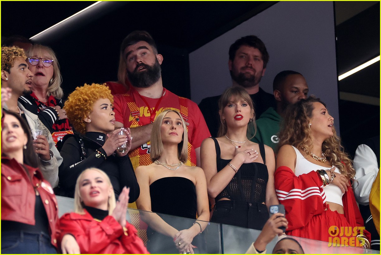 Kanye West And Taylor Swift: The Super Bowl Performance Controversy Kanye West And Taylor Swift: The Super Bowl Performance Controversy