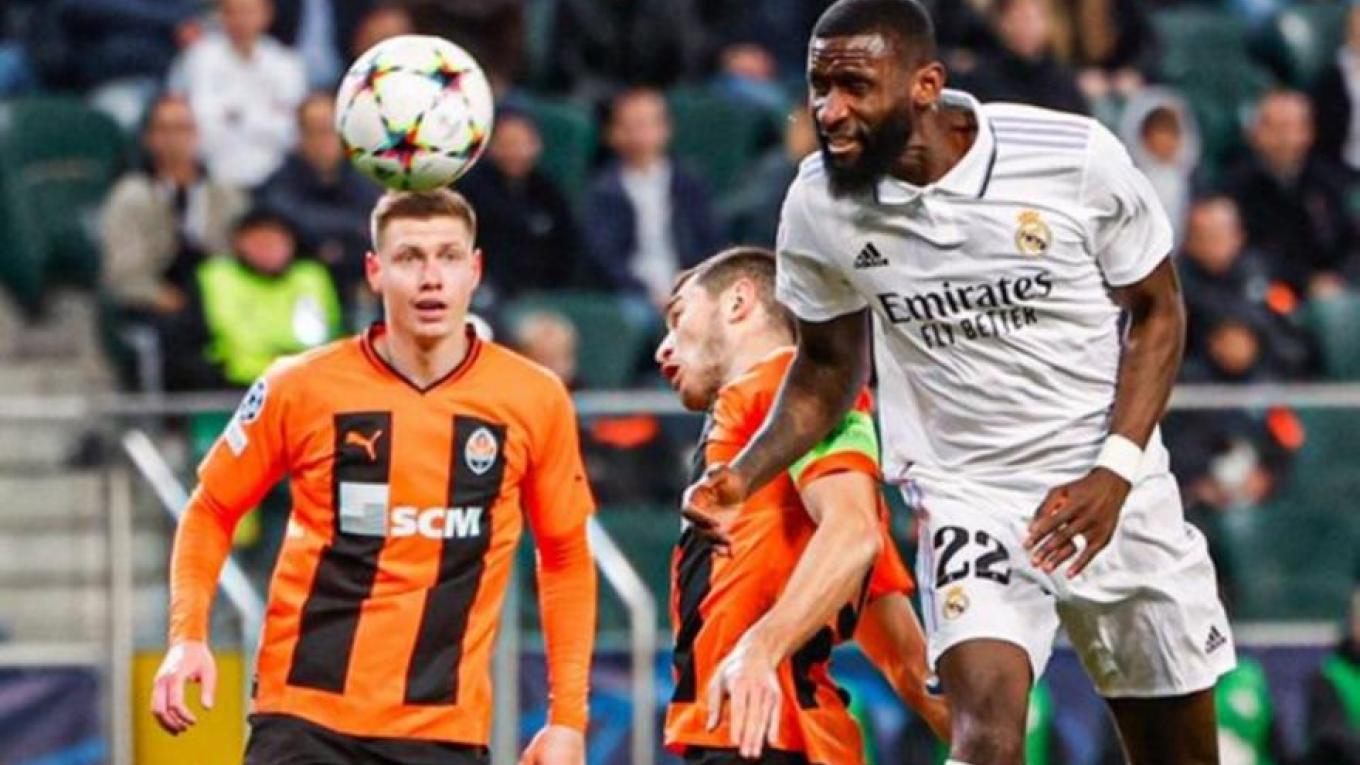 Κρουζ Αζούλ: Το Όνειρο Του Τελικού Champions League Με Τον Γιακουμάκη Ζωντανό Κρουζ Αζούλ: Το Όνειρο Του Τελικού Champions League Με Τον Γιακουμάκη Ζωντανό