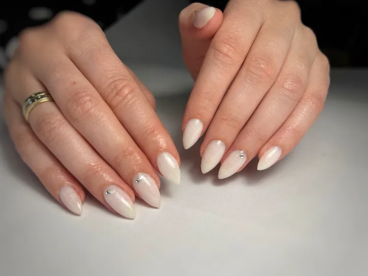 Lavender Milk Nails: Der Sanfte Nageltrend Der Saison Lavender Milk Nails: Der Sanfte Nageltrend Der Saison