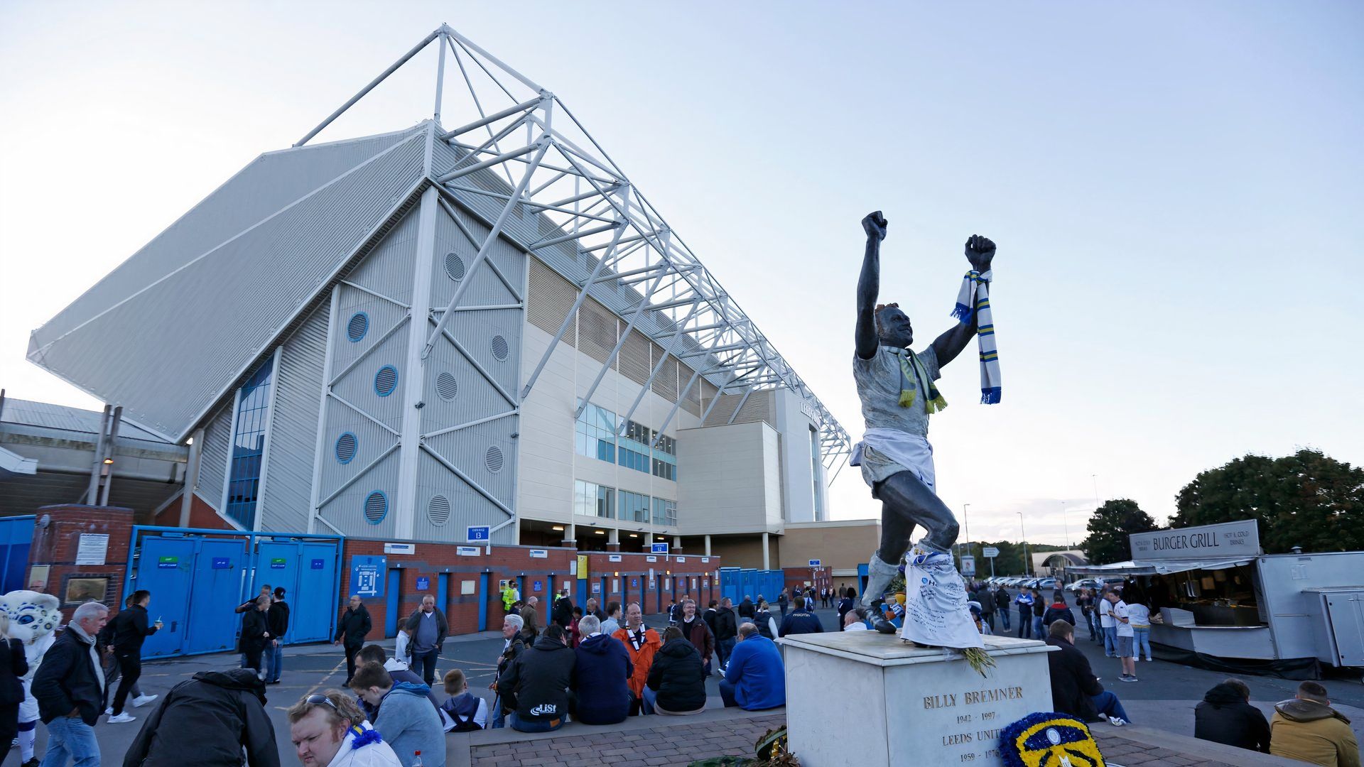 Leeds United's Bid For Kyle Walker-Peters: Transfer Speculation Mounts Leeds United's Bid For Kyle Walker-Peters: Transfer Speculation Mounts