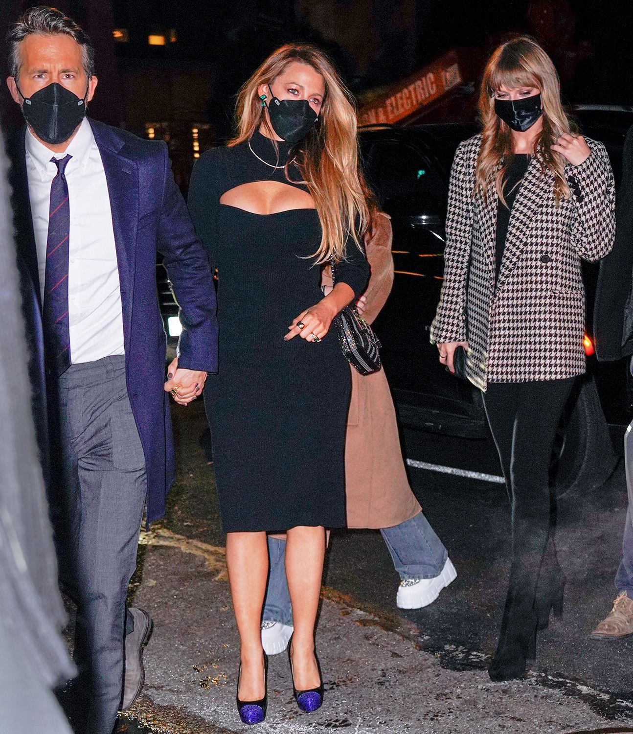 Legal Battle: Blake Lively's Lawyer Fights Subpoena Issued By Ryan Reynolds And Taylor Swift Legal Battle: Blake Lively's Lawyer Fights Subpoena Issued By Ryan Reynolds And Taylor Swift