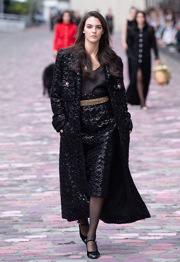 Leonardo DiCaprio And Vittoria Ceretti: A Surprise Met Gala Appearance Leonardo DiCaprio And Vittoria Ceretti: A Surprise Met Gala Appearance